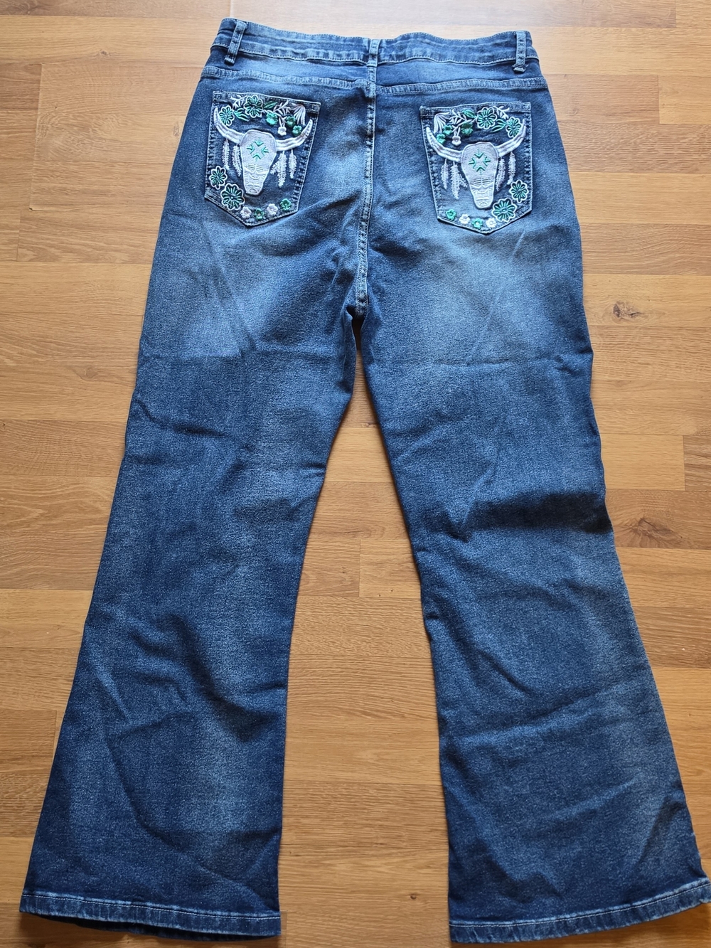Blue Embroidered Back-Pocket Women’s Jeans